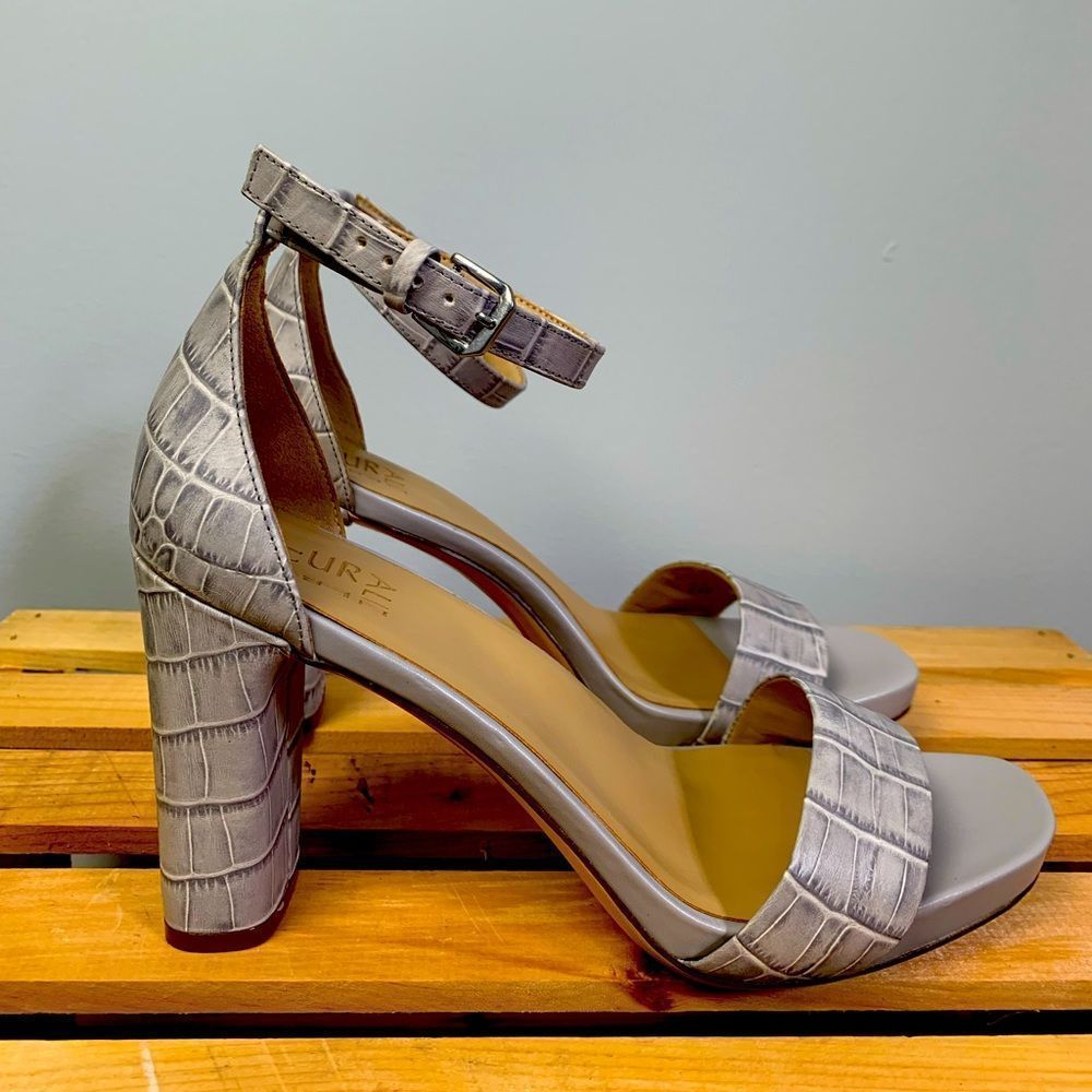 Naturalizer Joy Pump | Heeled Ankle Strap Sandal